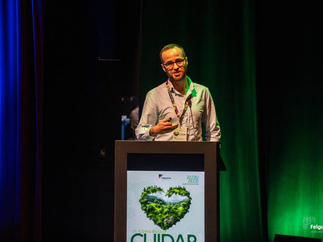  Award given to researcher Hélder Lopes within the scope of the Congress "Care - Health and Climate Change" image